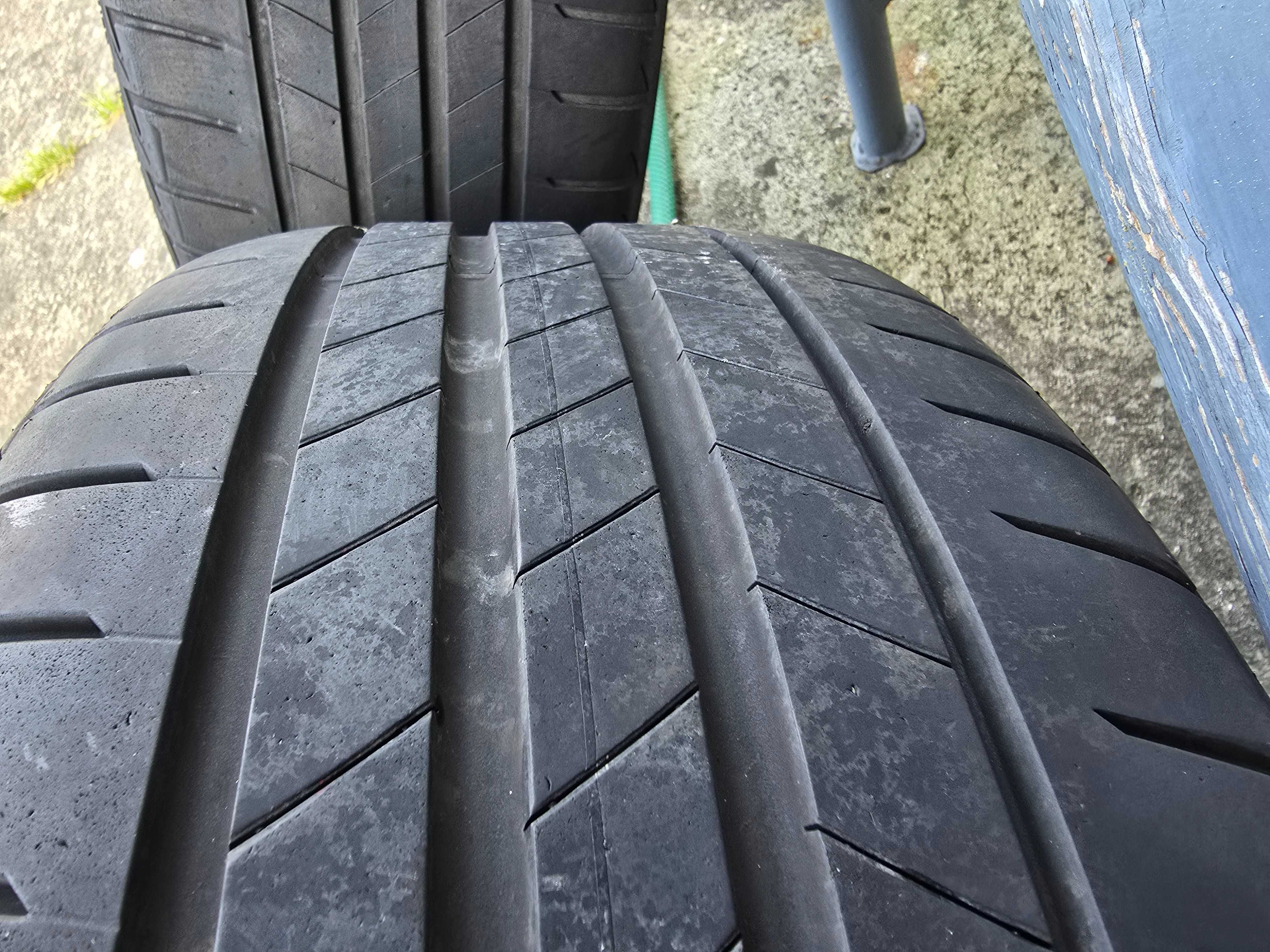 2x Pirelli P Zero 225/40/R18 92Y + 2x Bridgestone Turanza T005 92Y