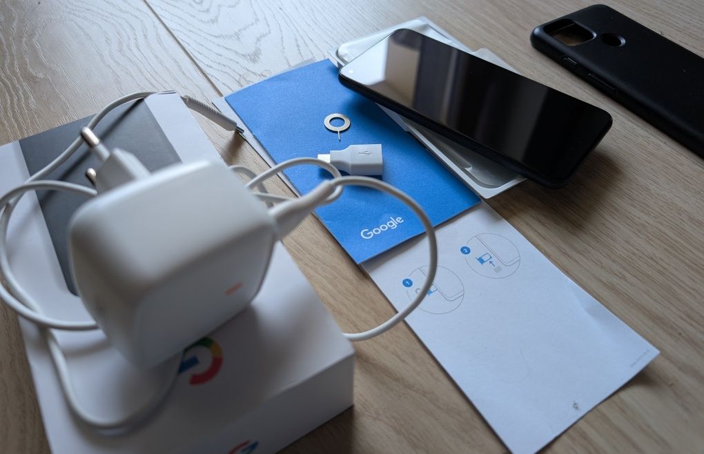 Google Pixel 5 plus spigen