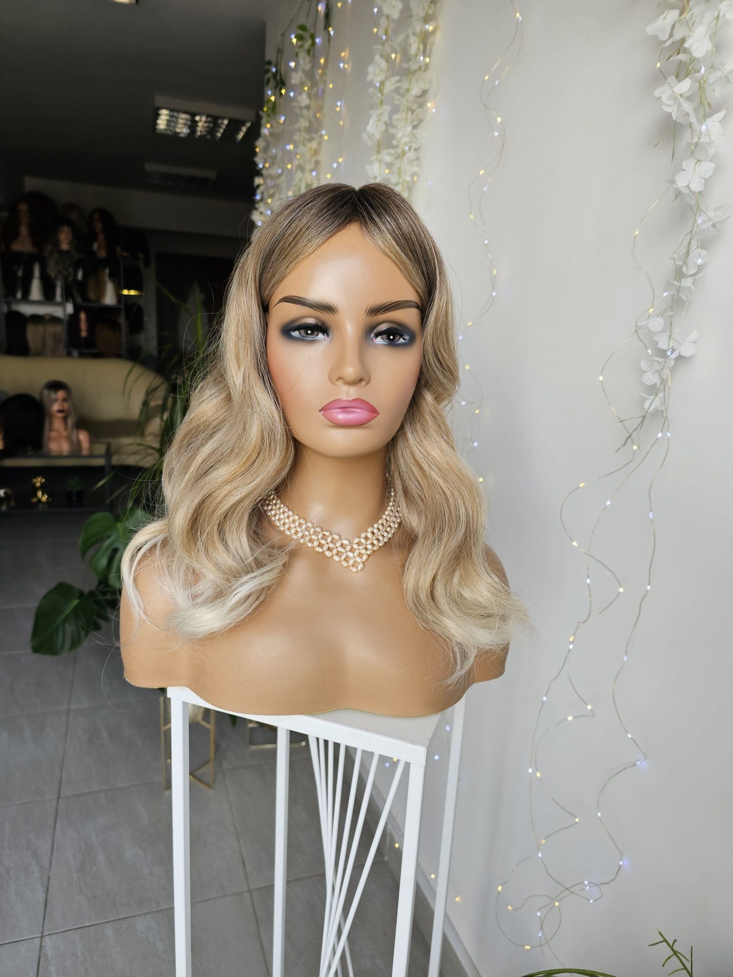 Tupet topper Wiola fale beżowy blond z odrostem naturalny efekt