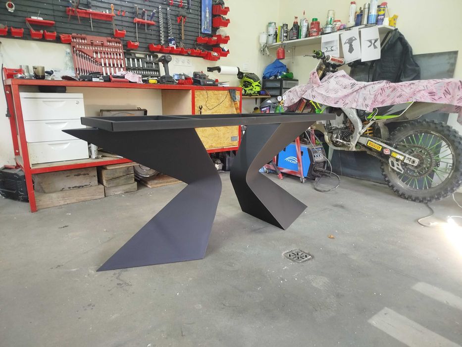 Stół jadalniany, loft, nogi spawane, żywica