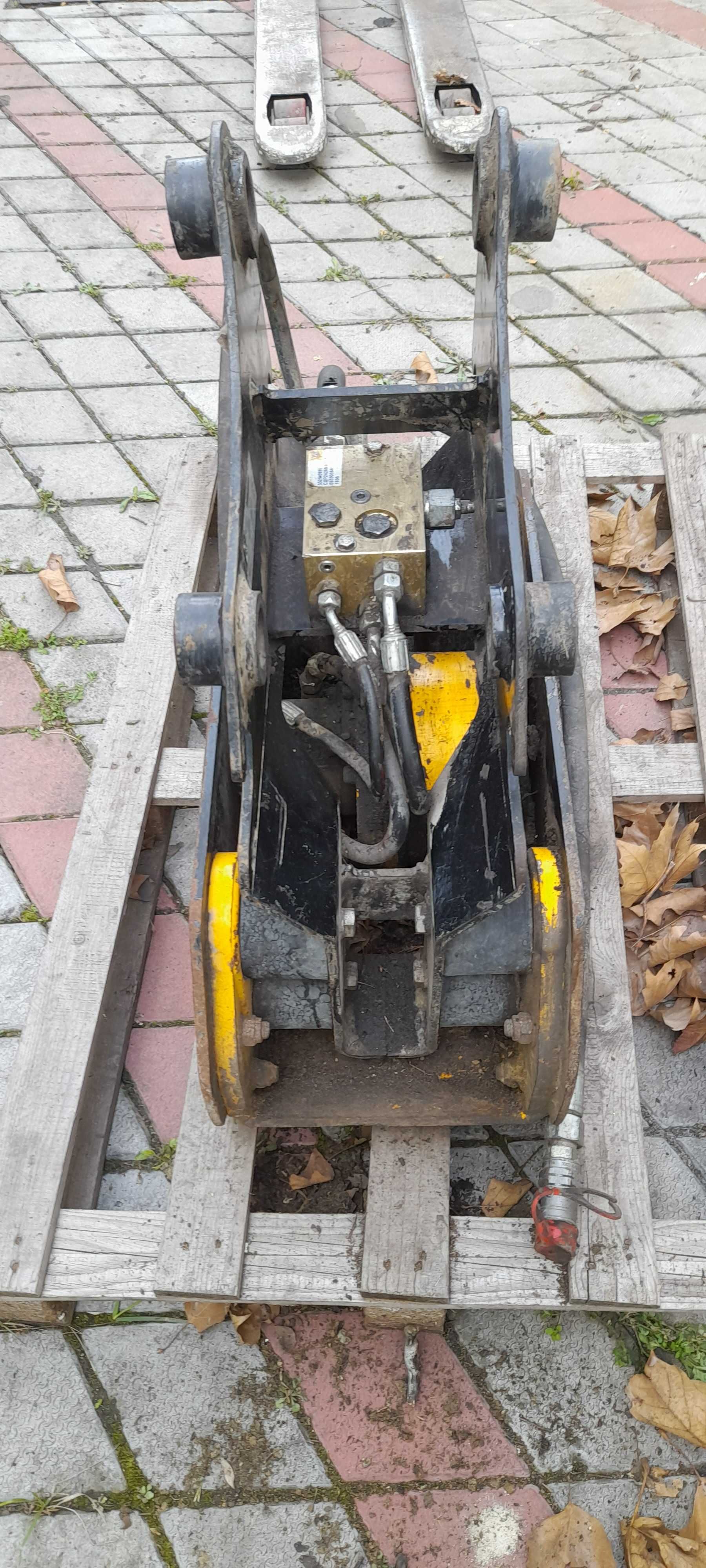 JCB вібраційна плита (трамбовка) до JCB 3/4/5СХ оригінал