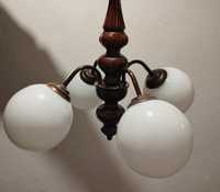 Lampa sufitowa z białym kloszem