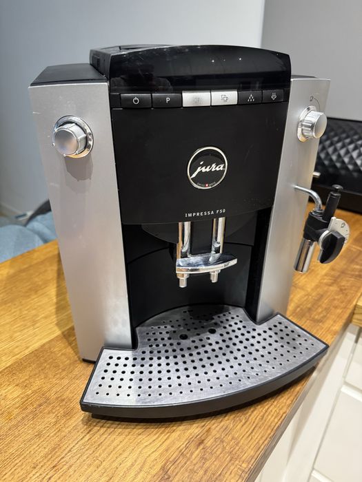Ekspress JURA Impressa f50 w pelni sprawny.