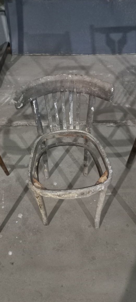 Стільці та крісла під відновлення та реставрацію