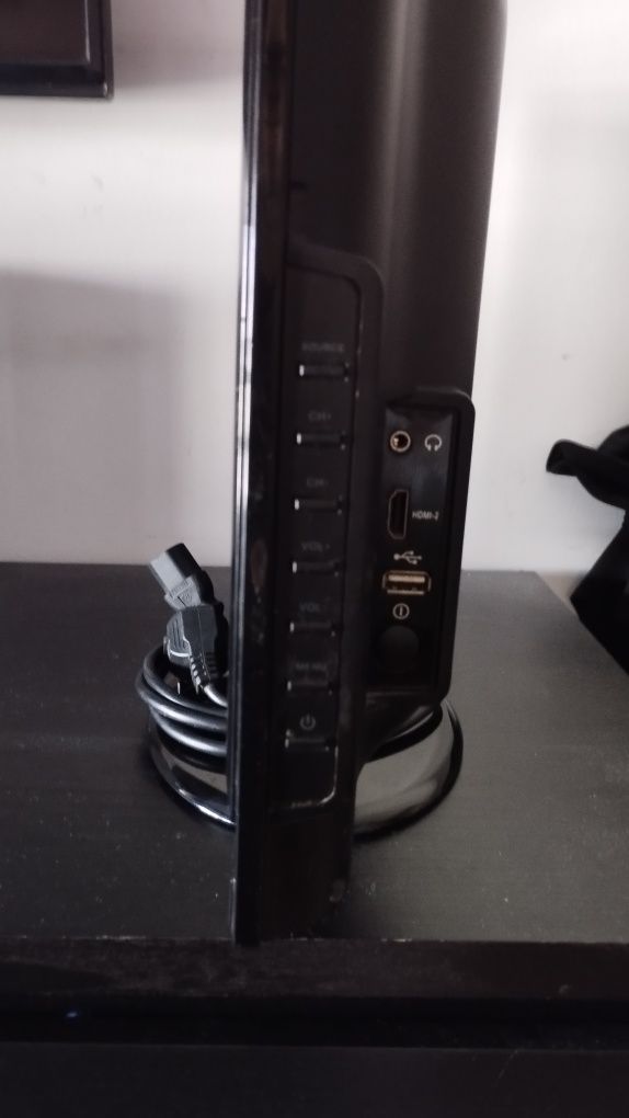 TV LCD Crown 19" - Ler descrição