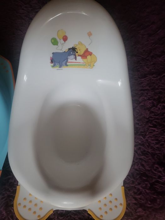 Nocnik biały i nakładka niebieska na wc