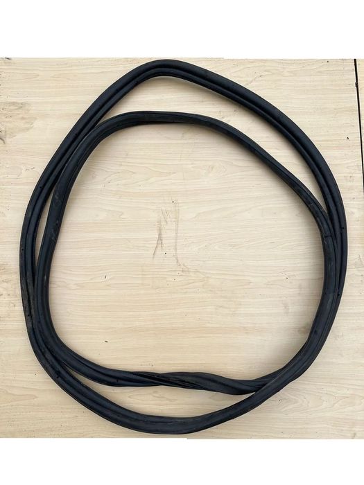 Uszczelka tylna klapa Land Rover Discovery 4 IV