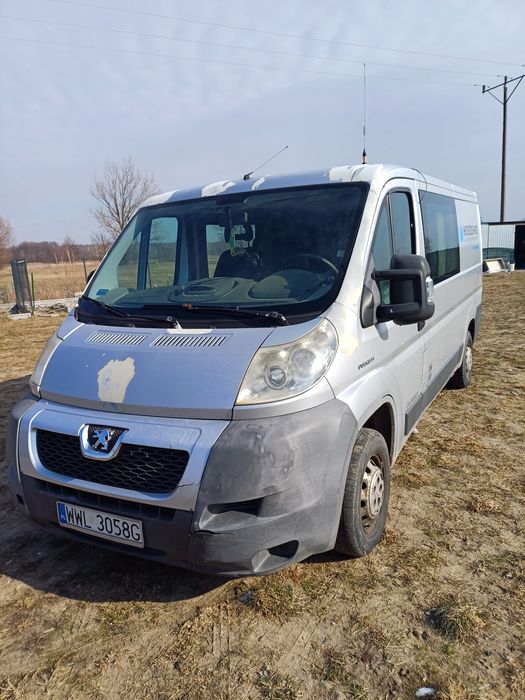 Peugeot Boxer brygadówka 6 osób