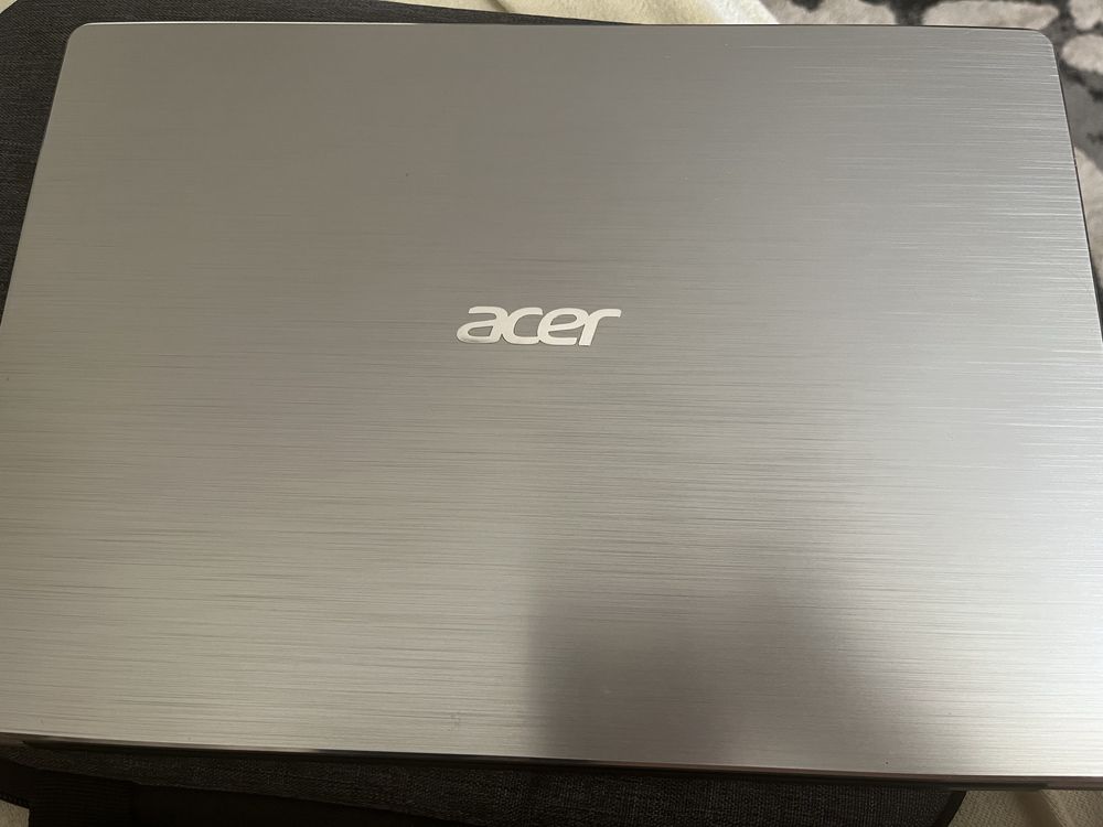 Sprzedam laptop ACER Swift 3 srebrny