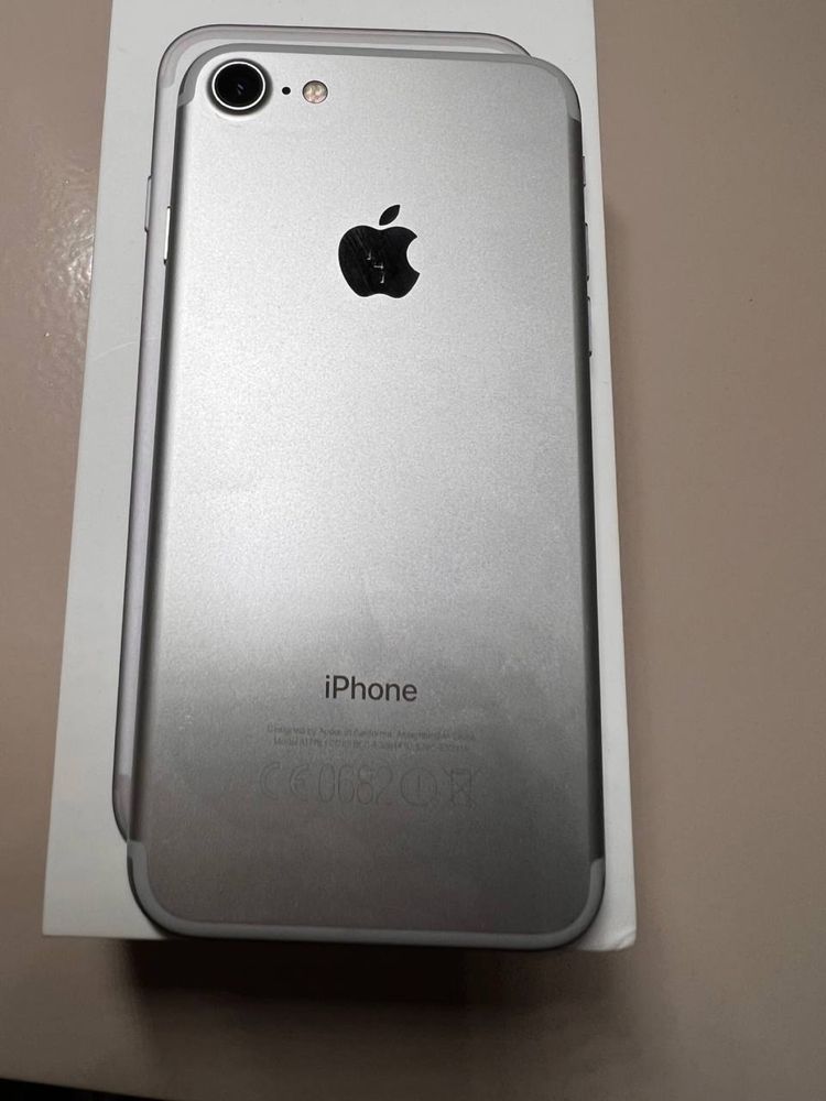 iPhone 7 , 32 gb