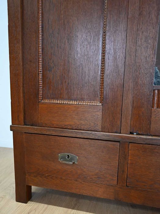 szafa z lustrem i szufladami 091702