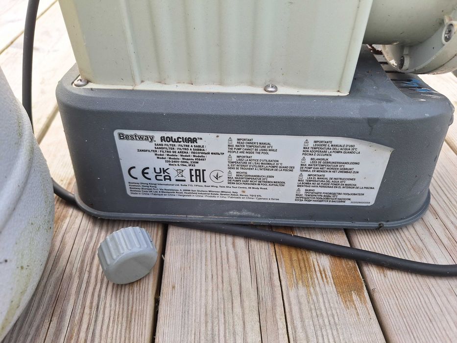 Pompa basenowa. Generator chloru