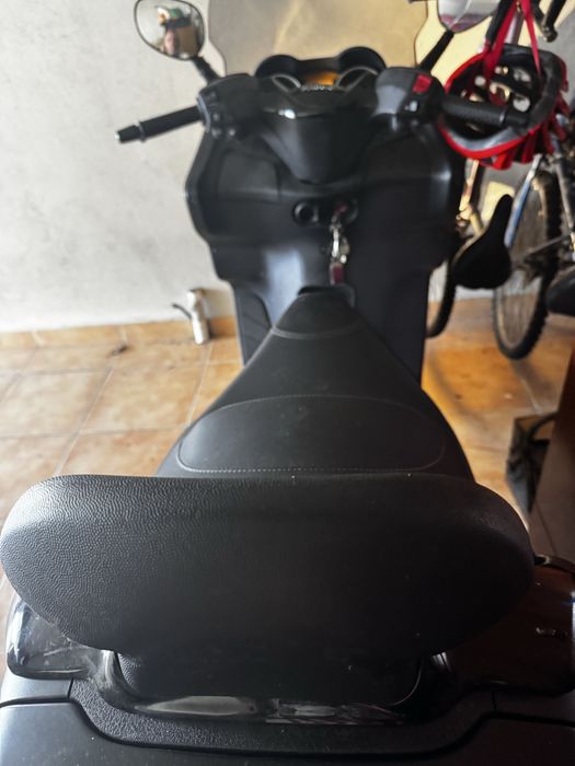 moto como nova  piaggio