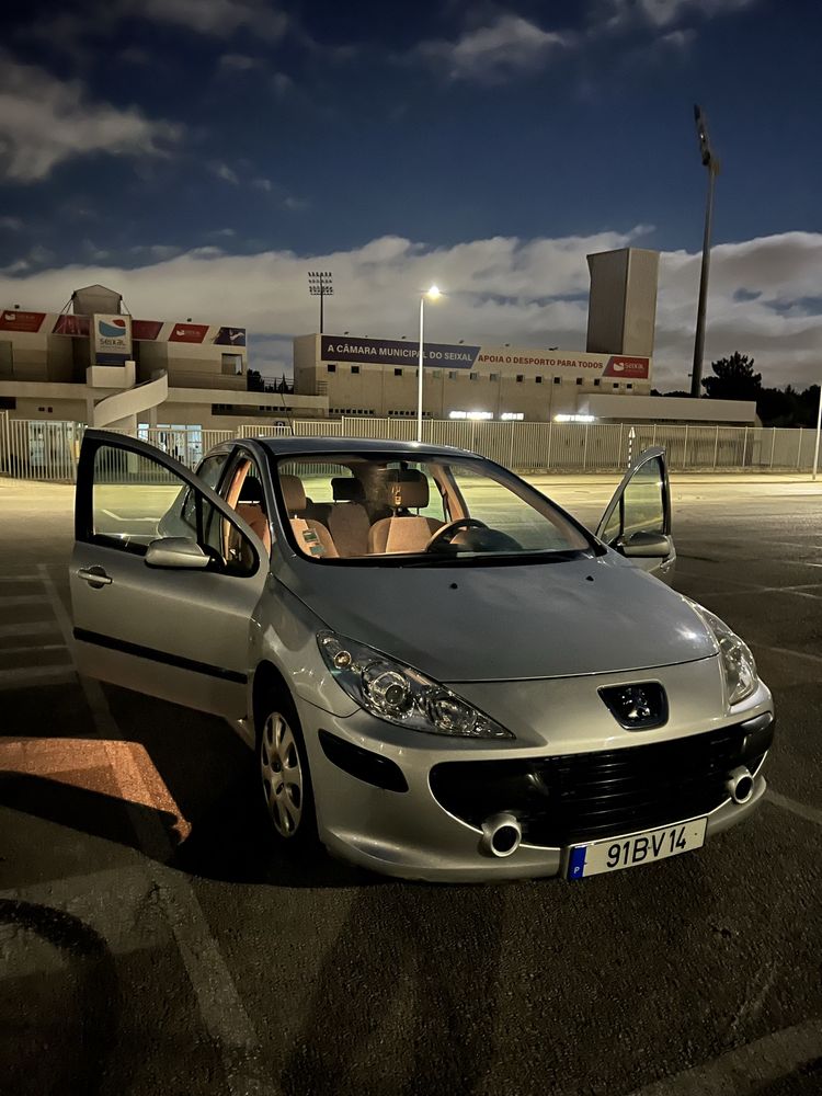 Peugeot 307 Cinzento - 142 000 Km