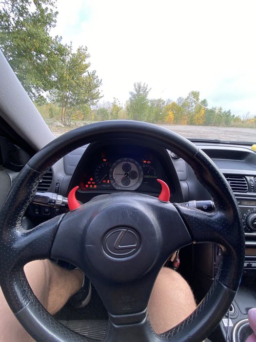 Продам Lexus is200, 2,0