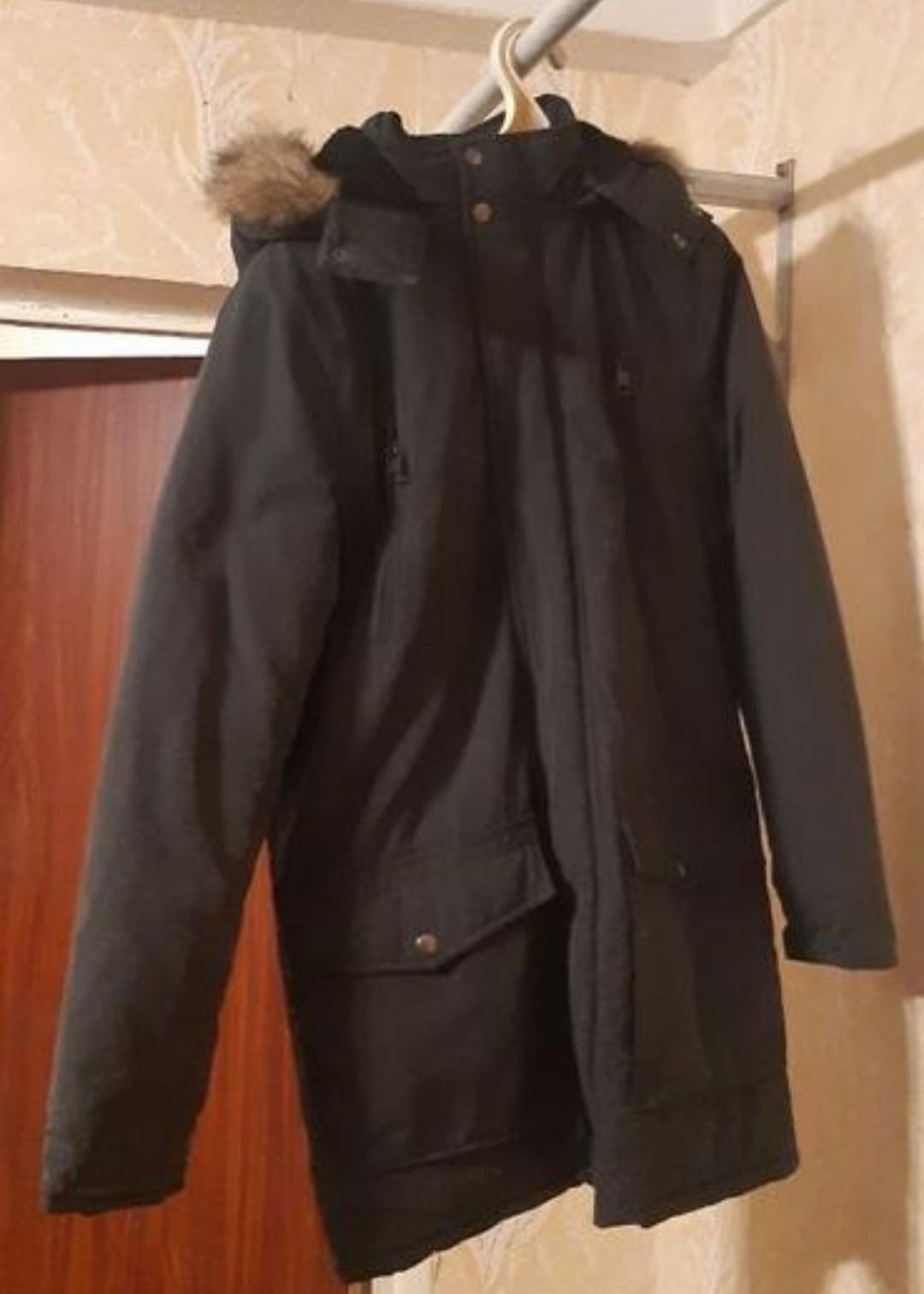 Продам отличную новую мужскую зимнюю куртку