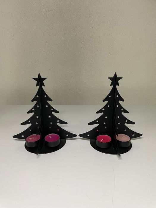 2 castiçais em metal preto