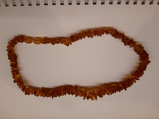 Naszyjnik z bursztynu jasnego z zapięciem – skręcane, 22g, 42 cm
