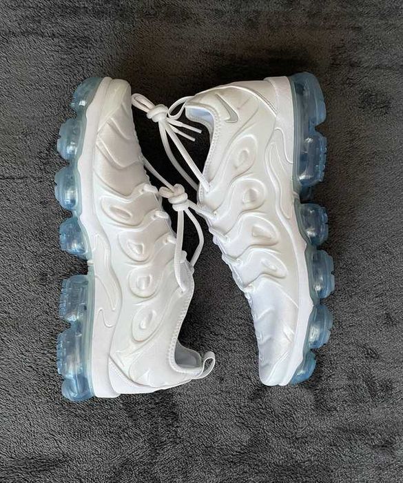 Nike Air Vapormax Plus bialy Rozmiar 44