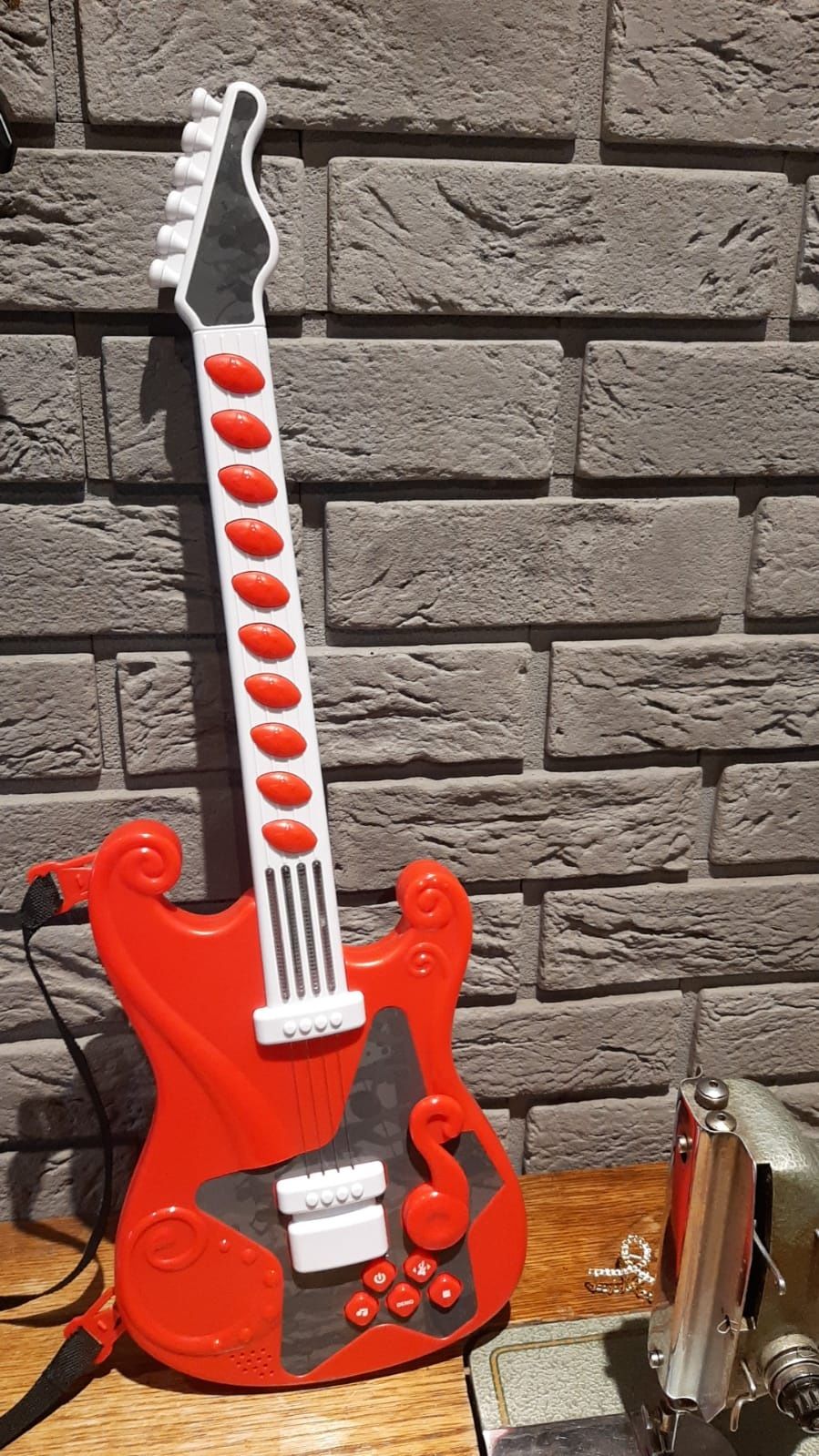 Gitara zabawkowa