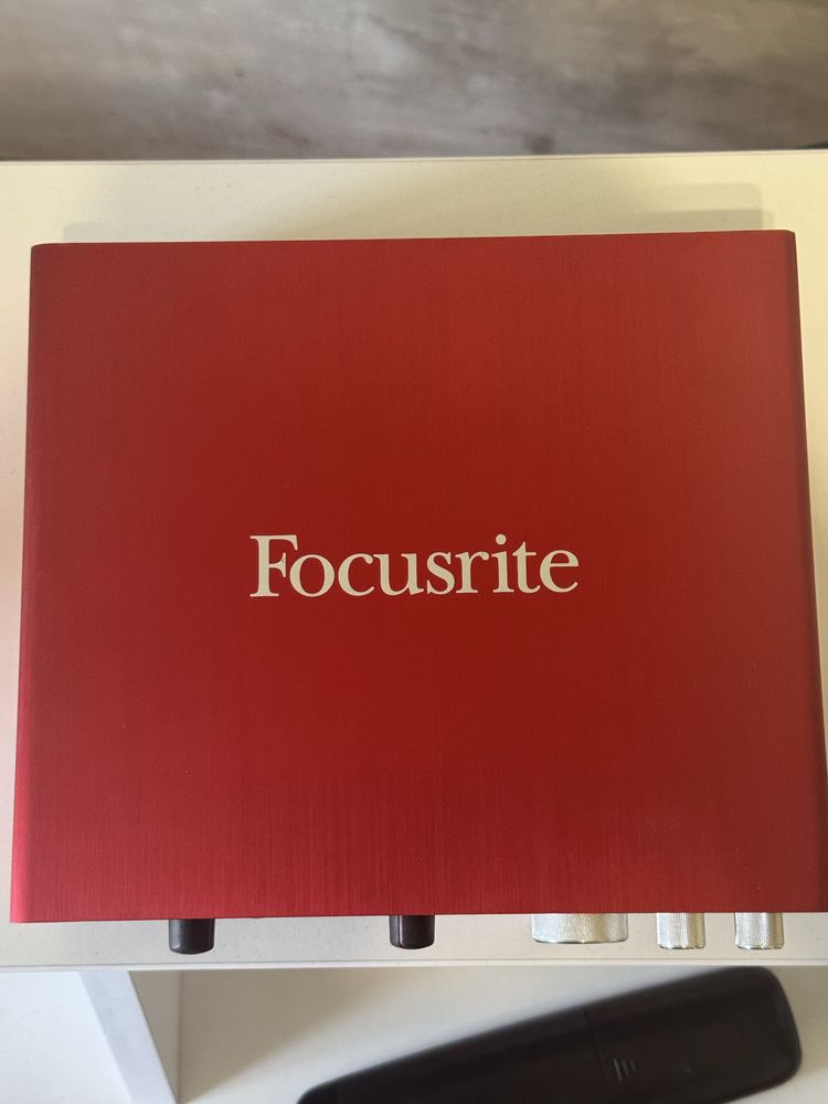 Звукова карта Focusrite 6i6 2nd Gen