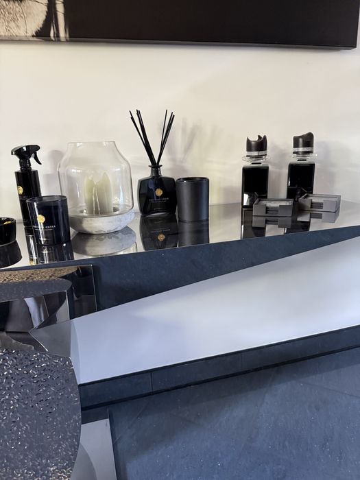 Designerska srebrna konsola lustrzana