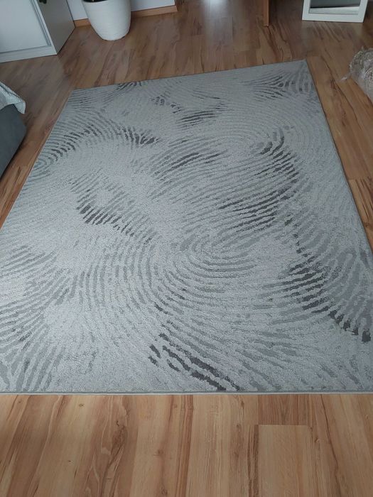 Sprzedam zadbany dywan