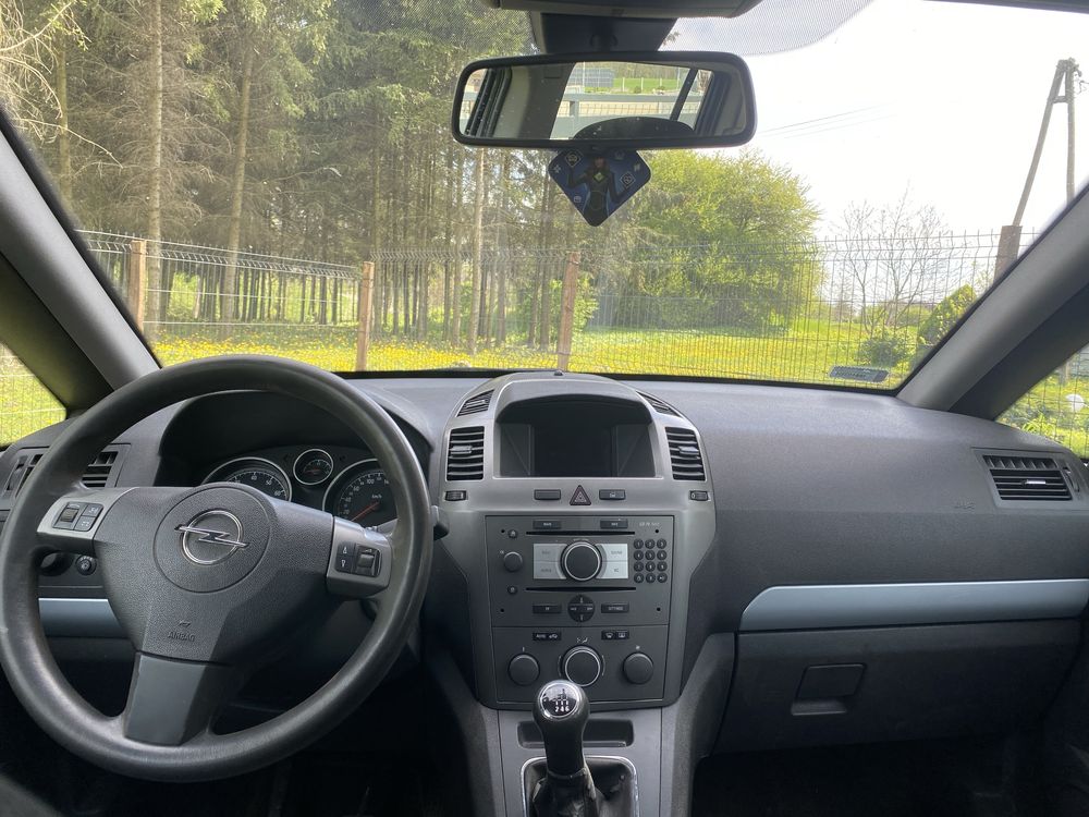 Opel Zafira B 2.2