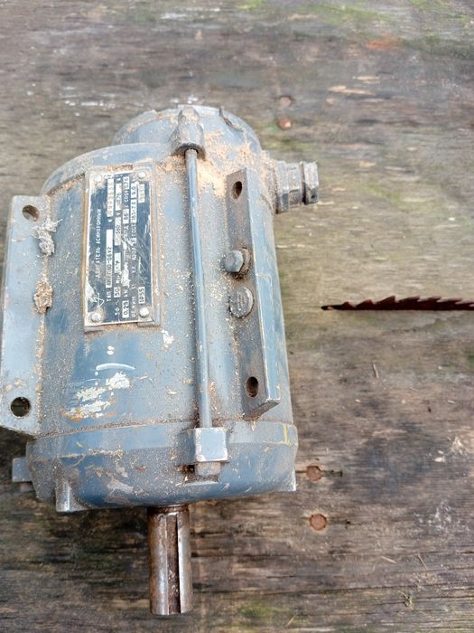 Piła stołowa bez silnika