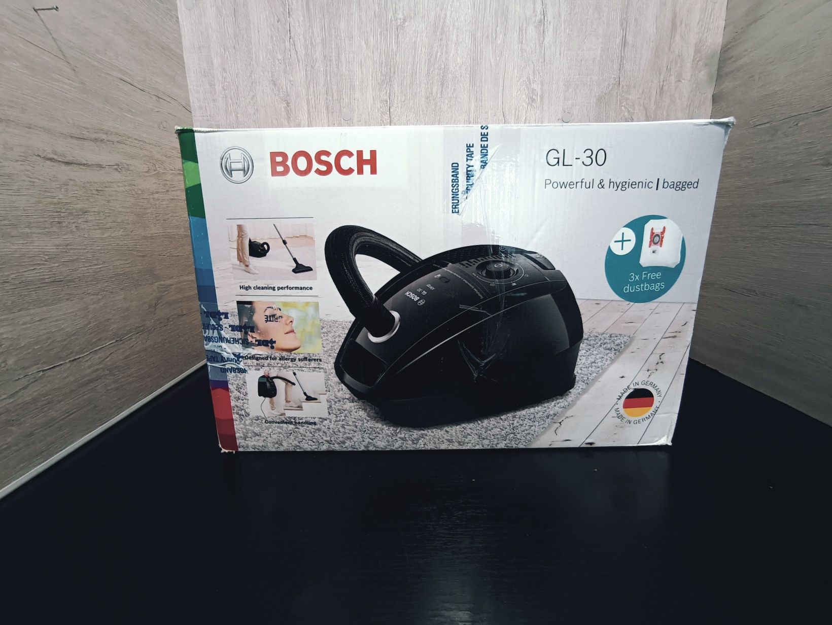 Пилосос з мішком - Глянцевий чорний Bosch GL 30
Bosch GL-30 -