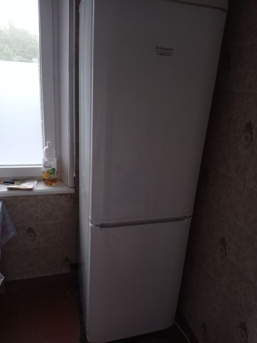 Продам холодильник ARISTON