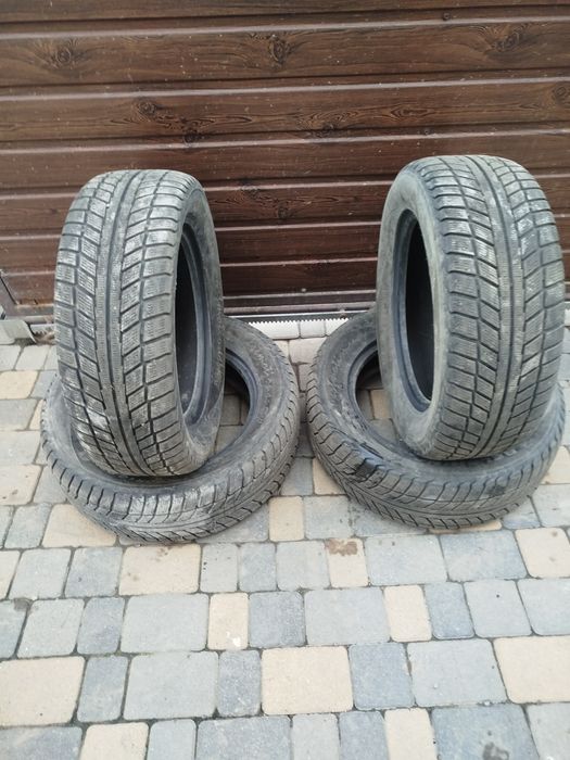 Продам зимні колеса 215/60 r16