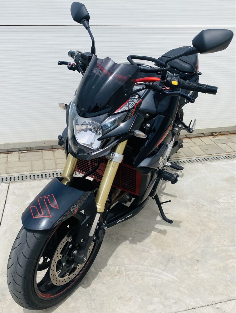 Suzuki GSR 750 Freegun