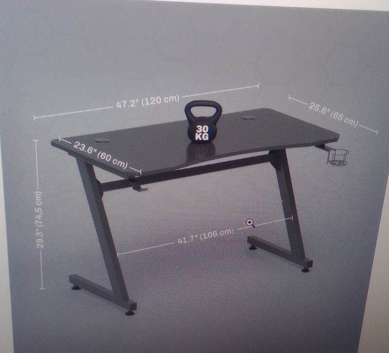 Vendo 2 mesas gaming(60€/cada uma)