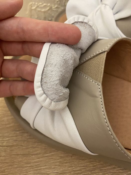 Шльопанці шкіряні