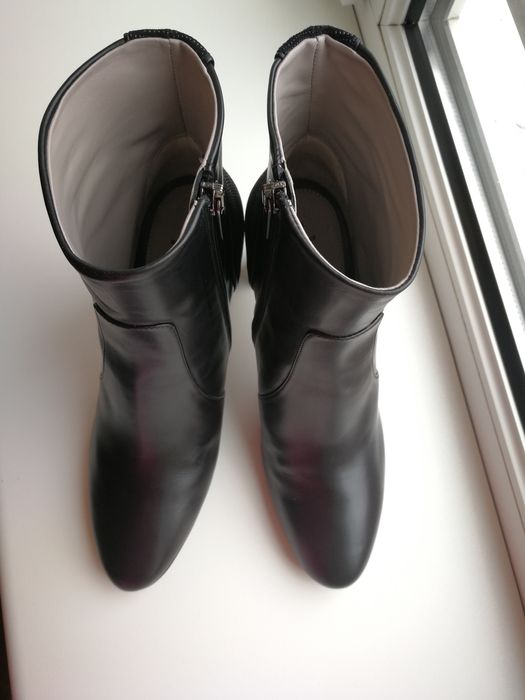 Модные итальянские кожаные ботильоны Aquatalia