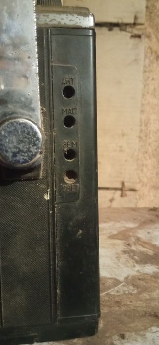 Продам радіоприйомник "УРАЛ-АВТО"