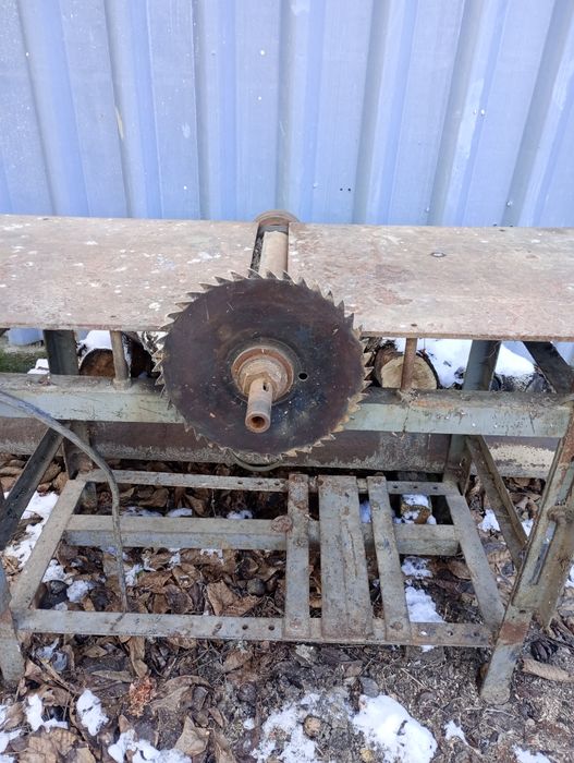Продам станок по дереву,циркулярку