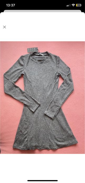 Трендове трикотажне плаття в рубчик