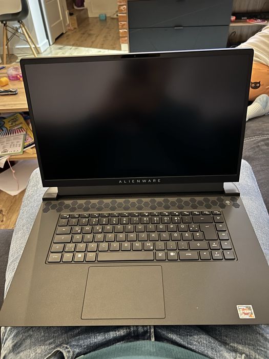 Laptop Dell ALIENWARE R5 M17 AMD 6800H / 3070TI / 1 TB / 16 GB