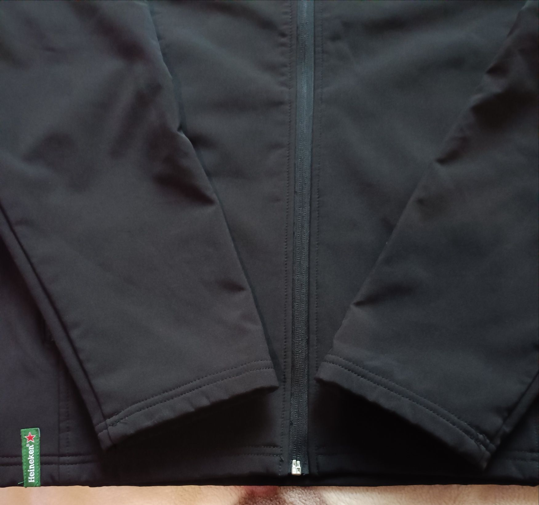 Брендовая куртка softshell black от фирмы Heineken Софтшел