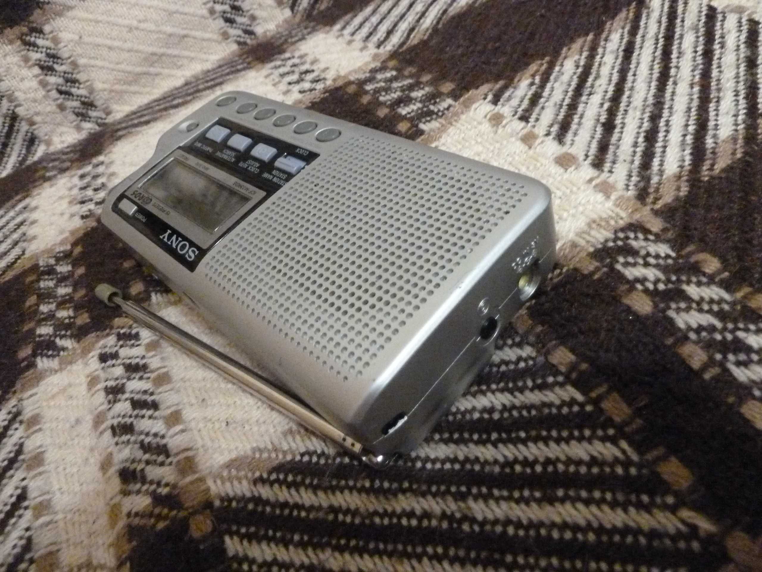 Małe radio Sony, RDS, AM/FM, świetna jakość. SONY ICF M33.