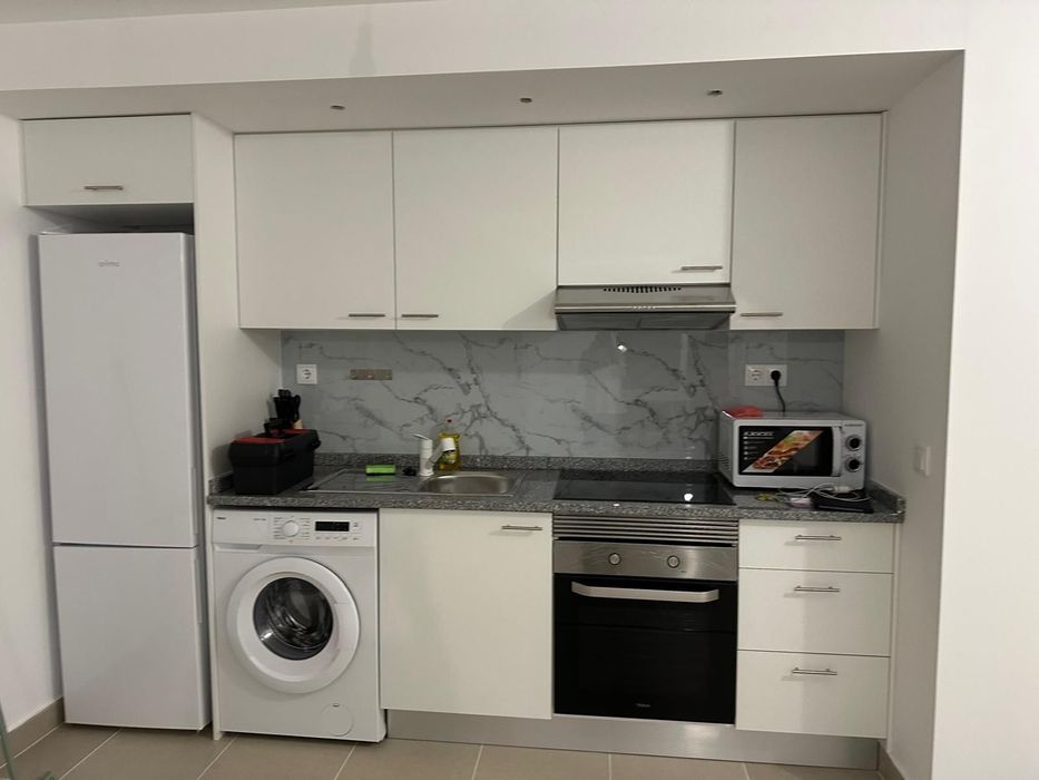 Alugo quartos a estudantes na Urbanização Quinta da Pinheira