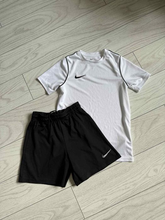 Футбольний костюм Nike Dri-Fit 137-147 см 10-12 років