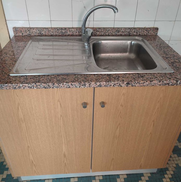 Móvel de cozinha com lava loça inox