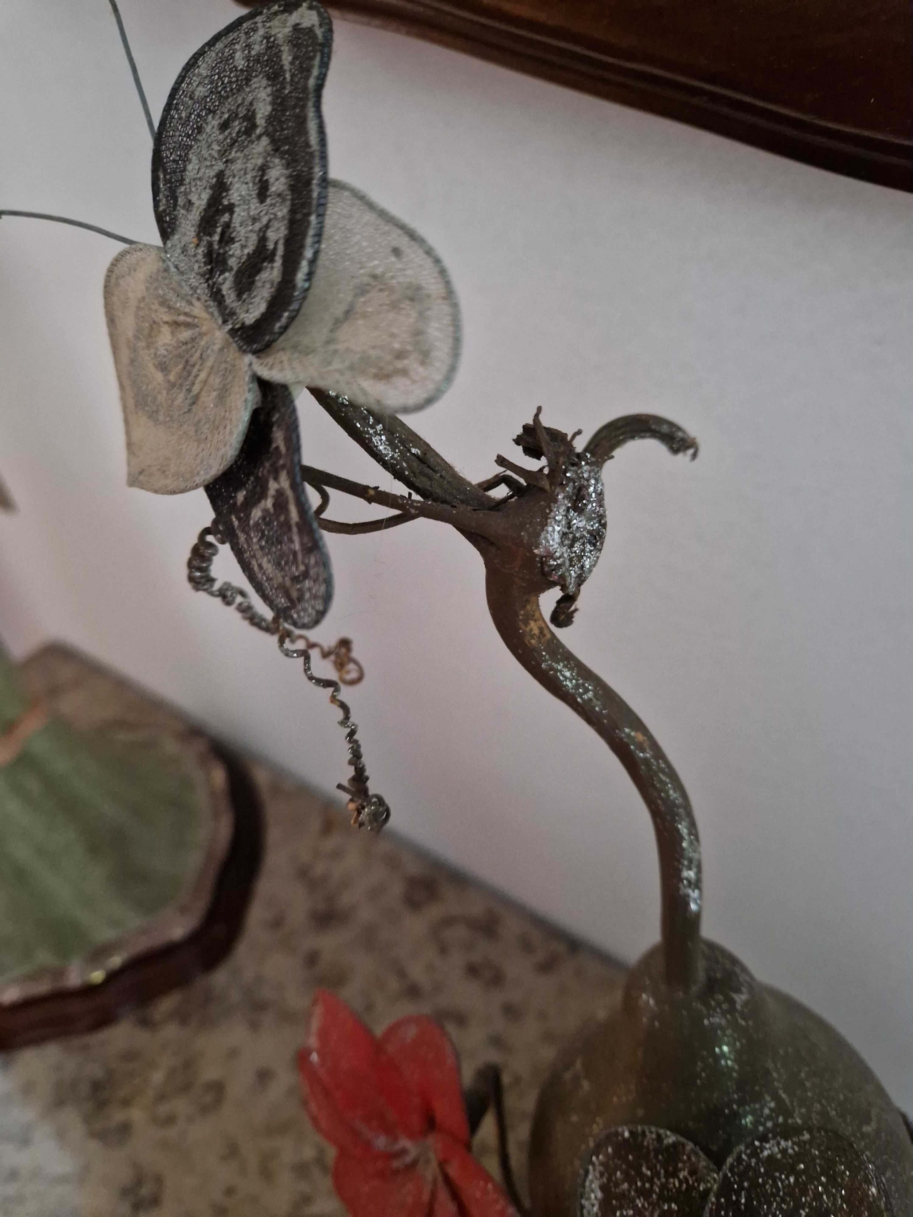 Cabaça lacada com flores de meia de vidro