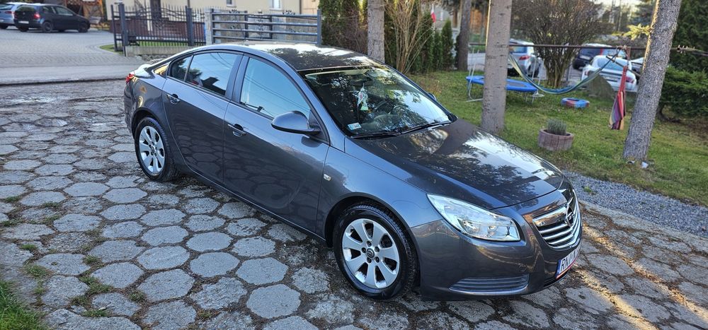 Ładna poszanowana Insignia 1.8b bez rdzy! Android kamera!