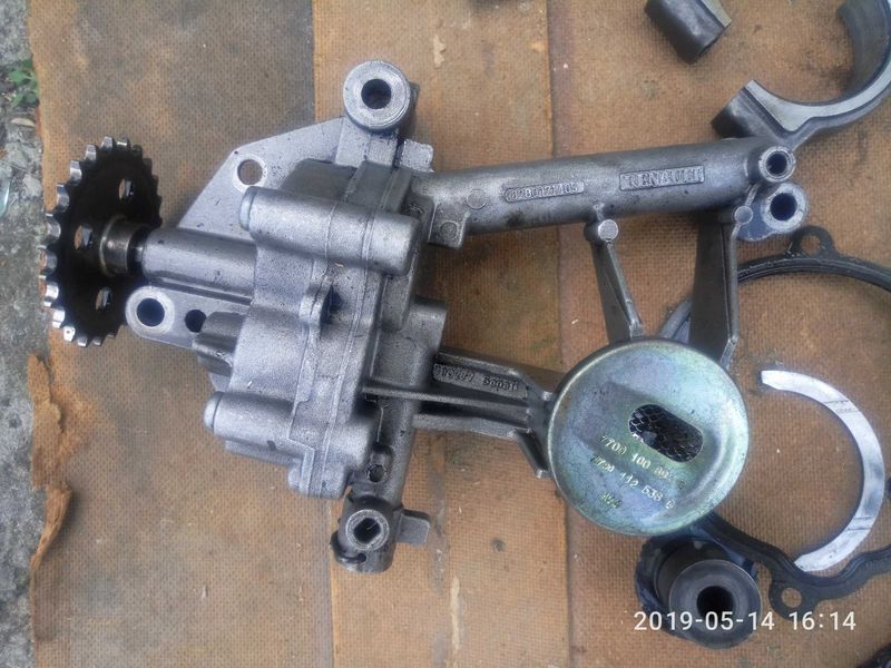 Масляний насос 2.0DCI Renault Trafic,Opel Vivaro