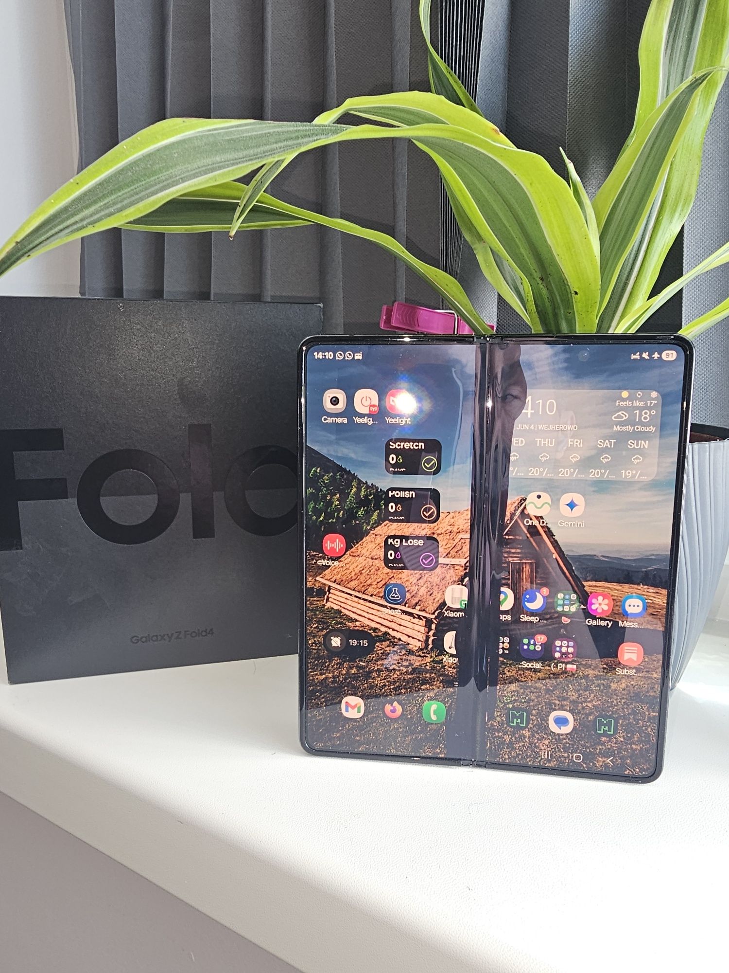 Samsung Z fold 4 z pudełkiem (działa tylko przedni ekran)