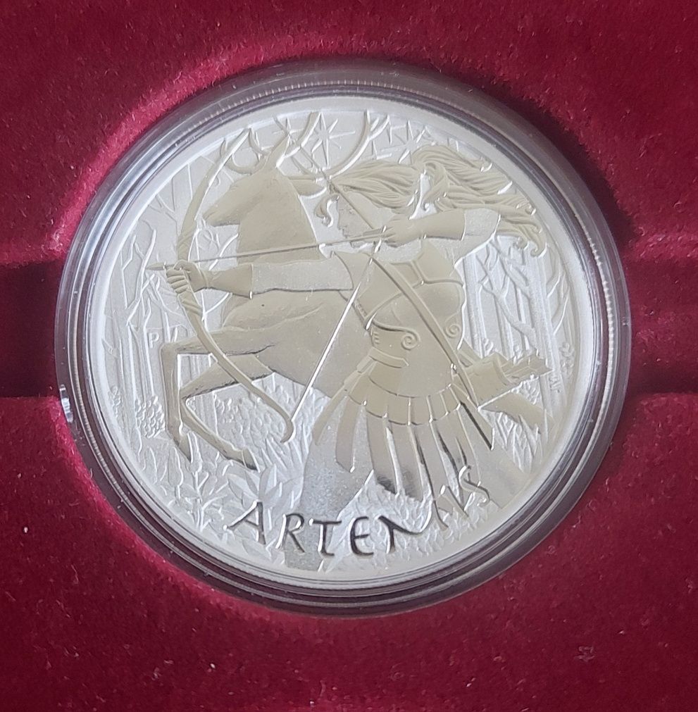 Серебряная монета Артемида